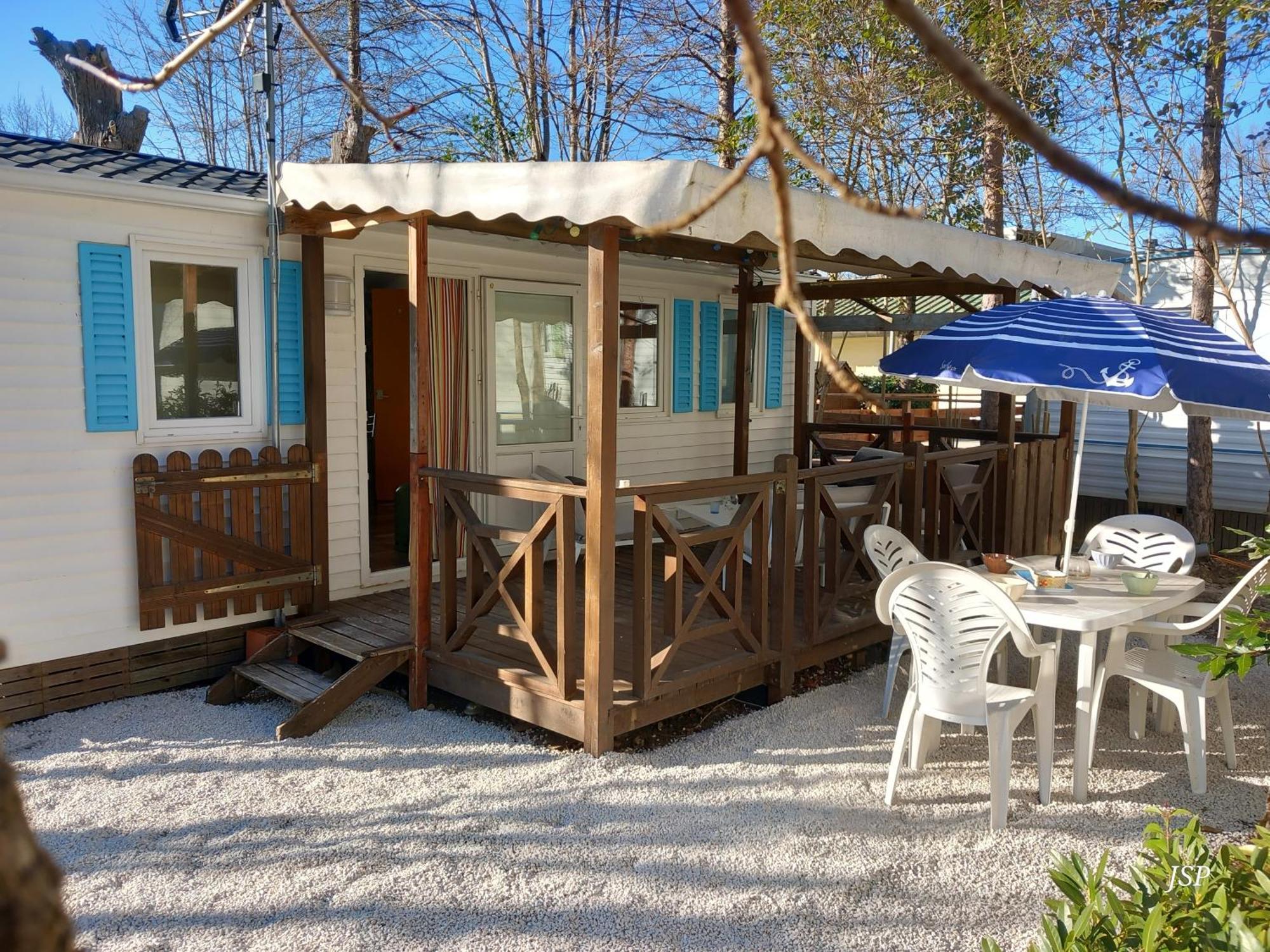 Mobilhome Les Volets Bleus Vaudreuille Экстерьер фото